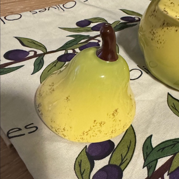 Le Creuset - Petite Pear Casserole Dish chartreuse small decorative collective - Picture 3 of 7